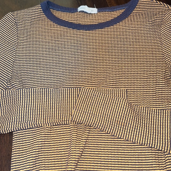 Silence + Noise top - Picture 2 of 4